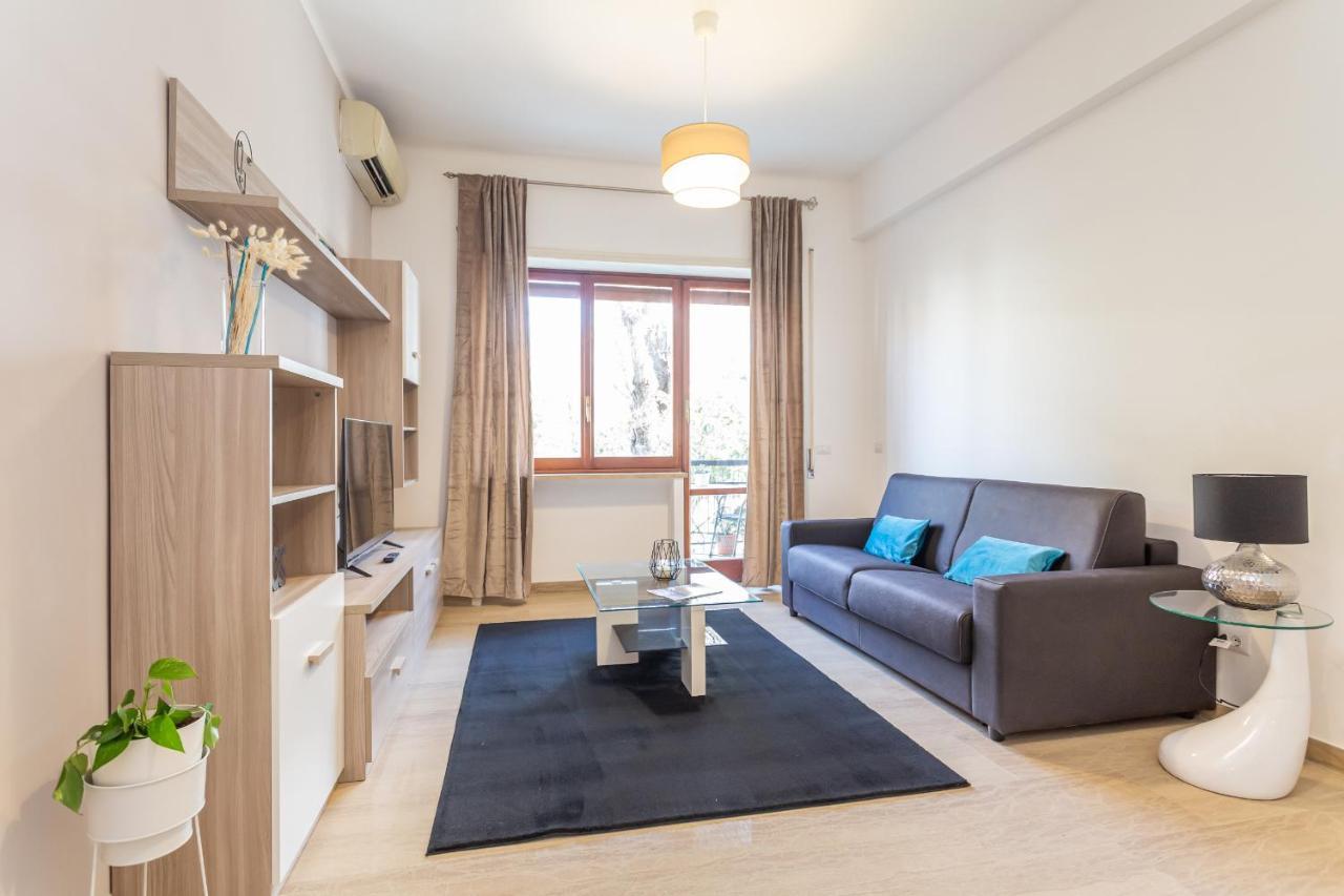 St Peter Cozy 2 Bdr Apartment With Garage Roma Esterno foto